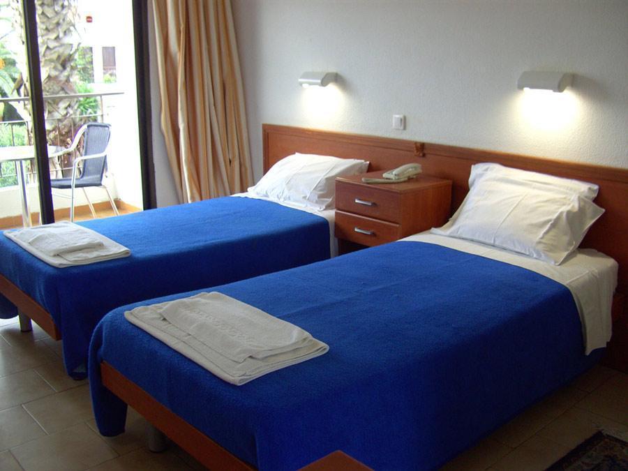 Morfeas Hotel 卡沃斯 外观 照片