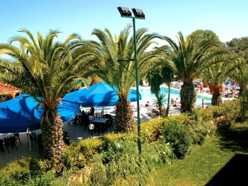 Morfeas Hotel 卡沃斯 外观 照片
