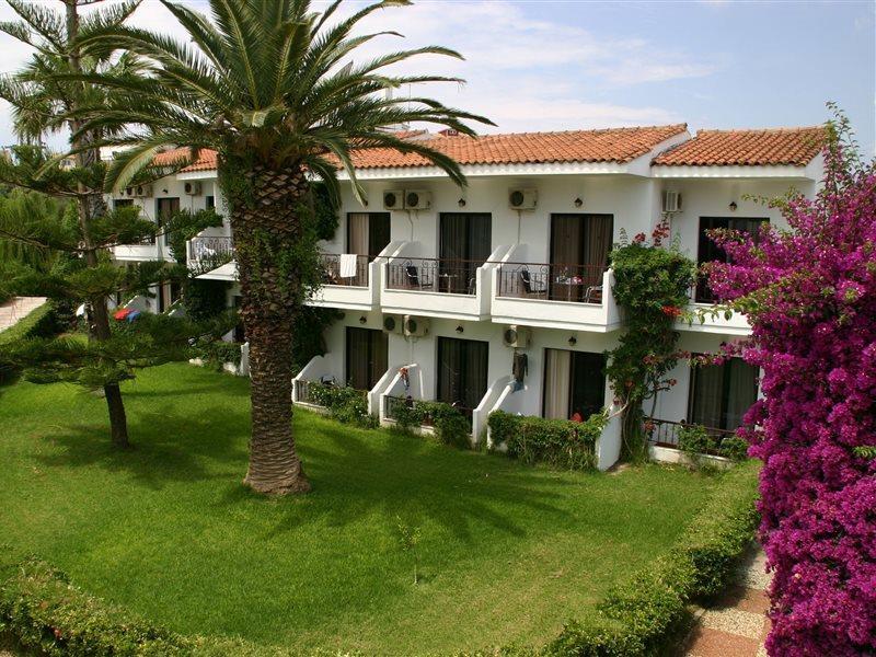 Morfeas Hotel 卡沃斯 外观 照片