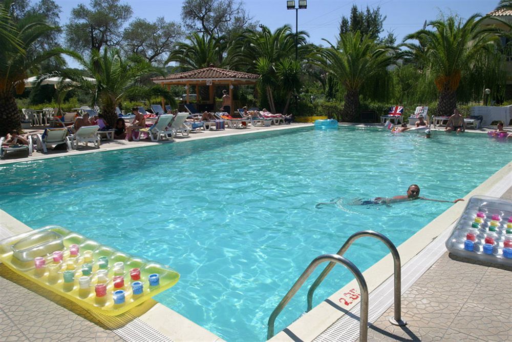 Morfeas Hotel 卡沃斯 外观 照片