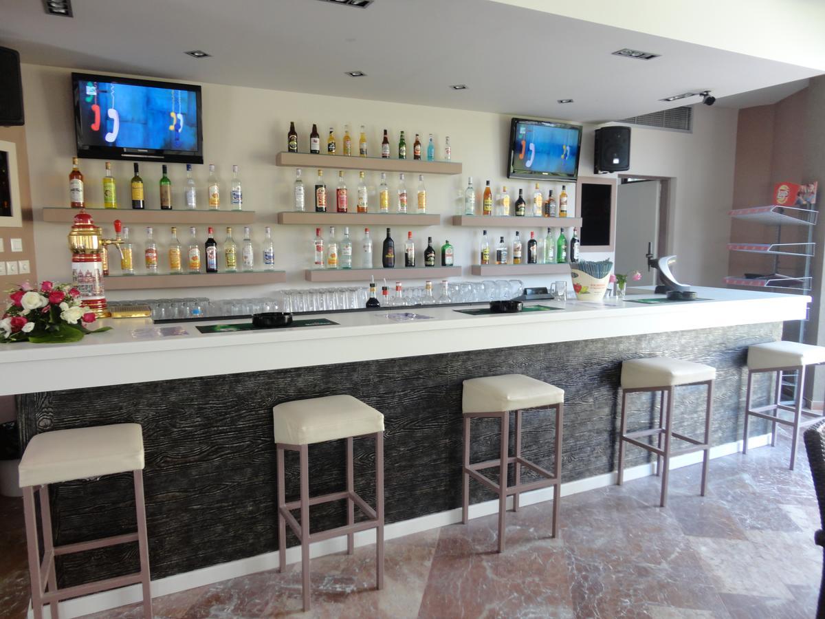 Morfeas Hotel 卡沃斯 外观 照片