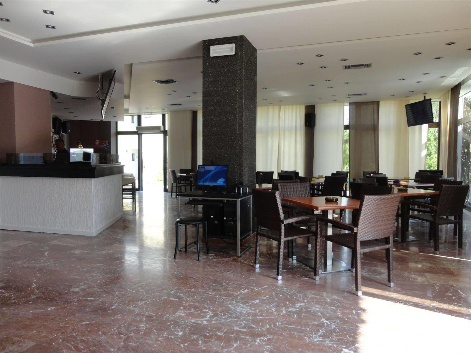 Morfeas Hotel 卡沃斯 外观 照片