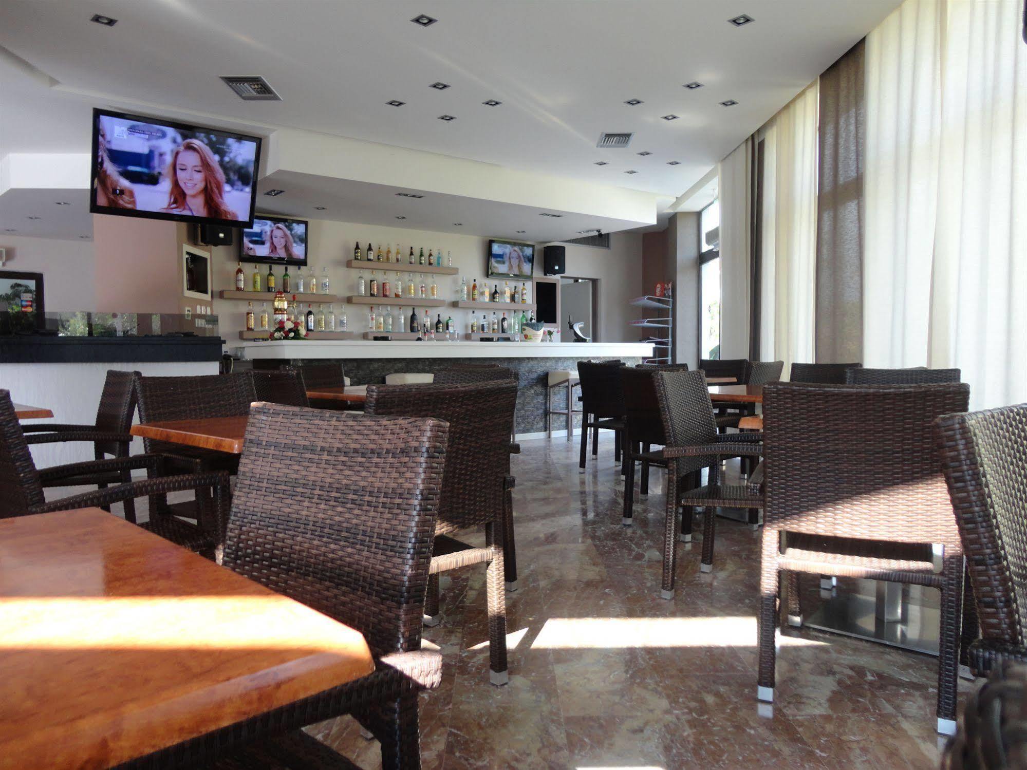 Morfeas Hotel 卡沃斯 外观 照片