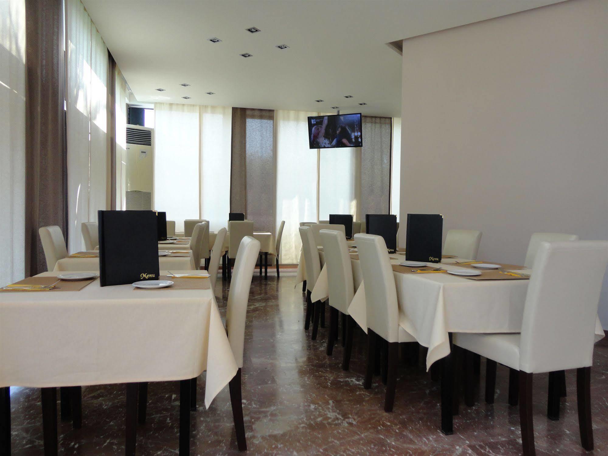 Morfeas Hotel 卡沃斯 外观 照片