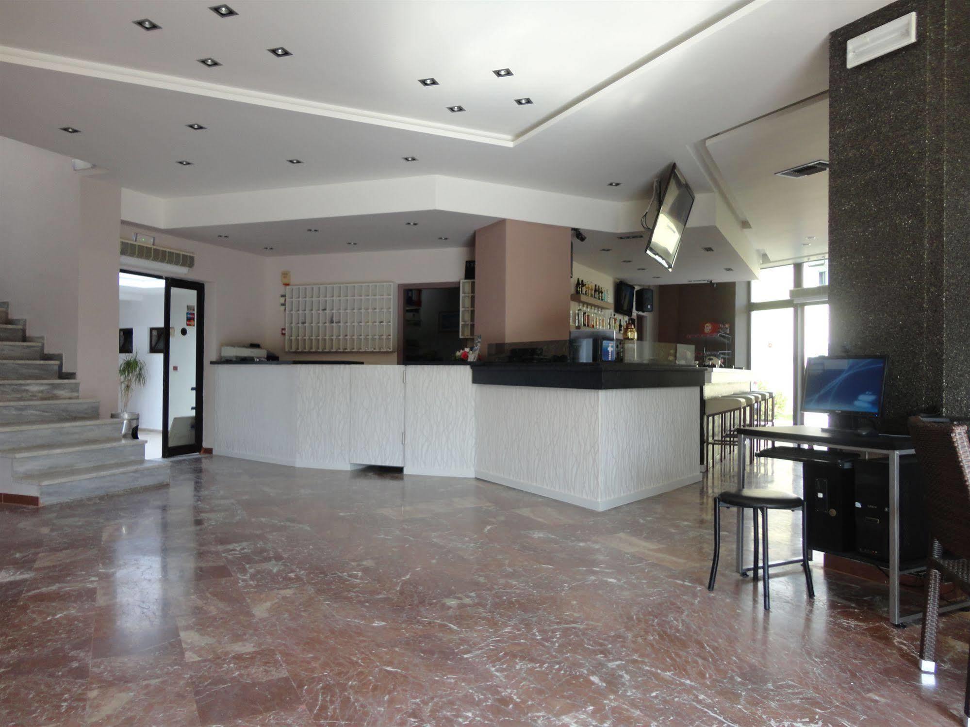 Morfeas Hotel 卡沃斯 外观 照片
